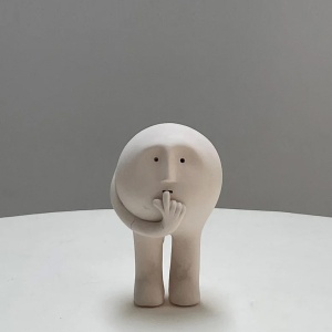 Silence Please Скульптура Aman Khanna Claymen  фото, kupilegko.ru